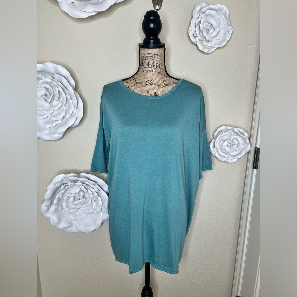 LuLaRoe Irma Tunic Top – Discontinued Style | Aqua Seafoam Green | XS